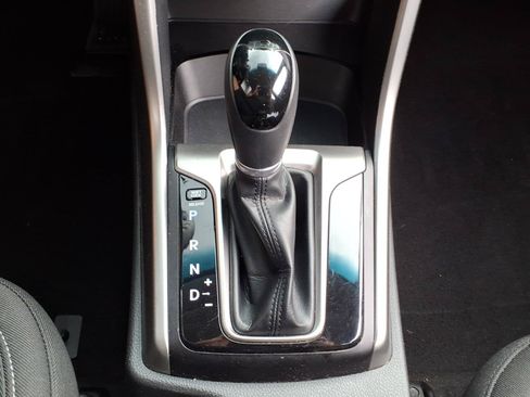 Used 2017 Hyundai Elantra GT FWD image 14