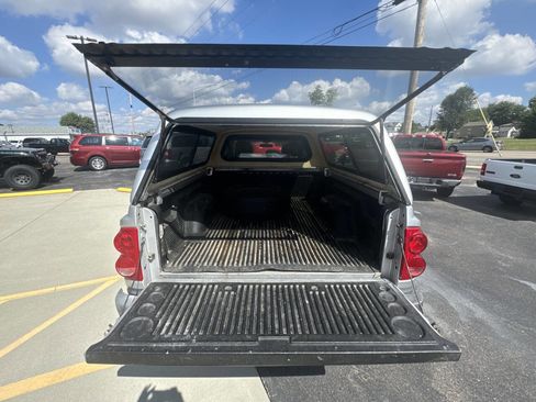 Used 2005 Dodge Dakota SLT image 27