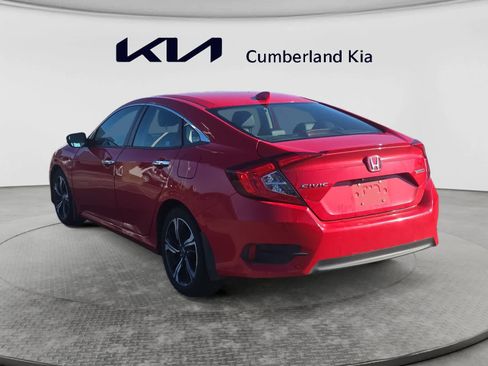 Used 2017 Honda Civic Touring image 3