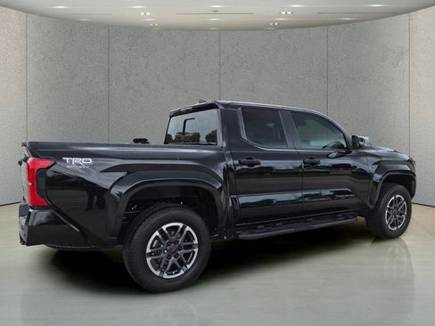 Used 2024 Toyota Tacoma TRD Sport w/ TRD Sport Upgrade Package RWD image 4