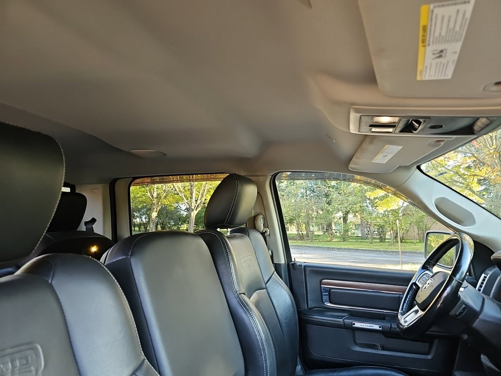 Used 2018 RAM 1500 Laramie w/ Convenience Group AWD/4WD image 13