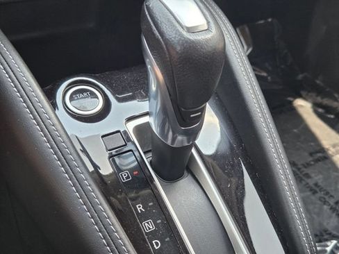 Used 2020 Nissan Kicks SR FWD image 34