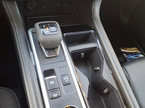 Certified 2024 Nissan Pathfinder SL image 13