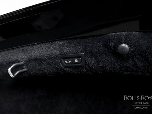 Certified 2025 Rolls-Royce Phantom Sedan image 27