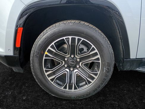 New 2026 Jeep Grand Wagoneer Base image 15