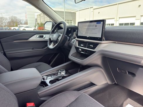 New 2026 Ford Explorer Active image 13