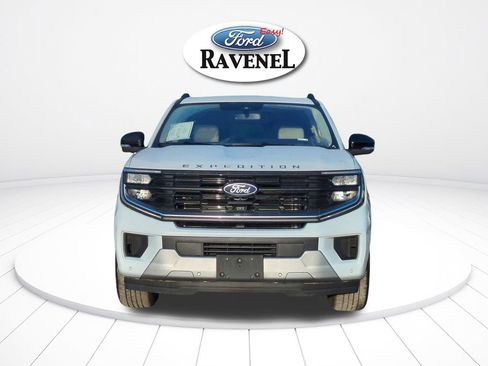 Used 2025 Ford Expedition Platinum AWD/4WD image 9