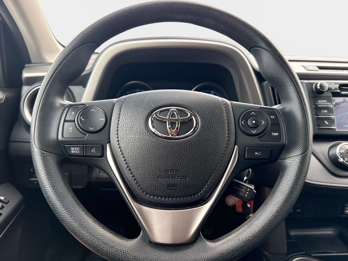 Used 2017 Toyota RAV4 LE FWD image 25