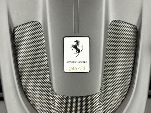 Used 2019 Ferrari Portofino RWD image 33