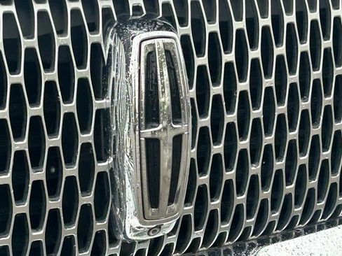 Used 2019 Lincoln Navigator Reserve image 10