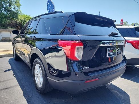 Used 2021 Ford Explorer XLT AWD/4WD image 2