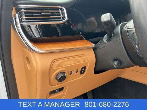 Used 2022 Jeep Grand Wagoneer Series III w/ Rear Seat Video Group 1 AWD/4WD image 19