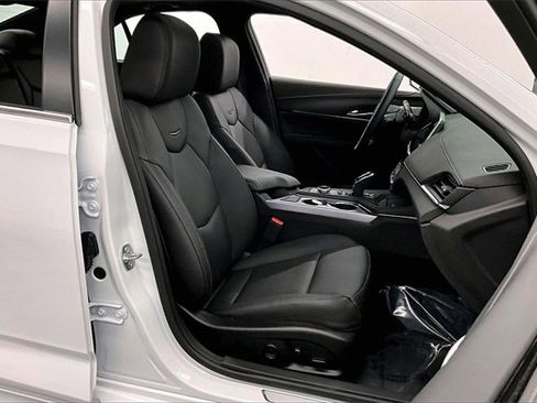 Used 2025 Cadillac CT4 Premium Luxury image 7