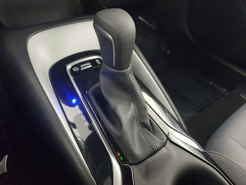 Used 2025 Toyota Corolla SE image 32