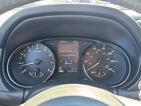 Used 2019 Nissan Rogue SV FWD image 13