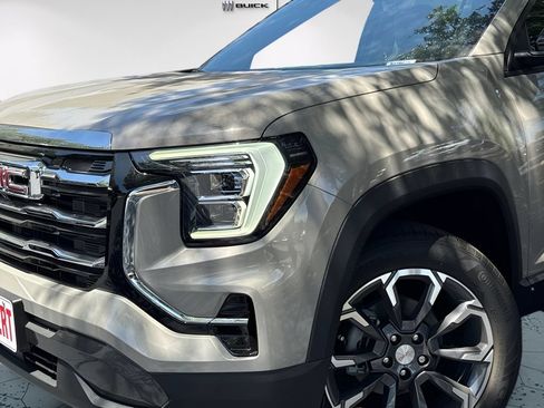 New 2027 GMC Terrain Elevation w/ Elevation Premium Package FWD image 3