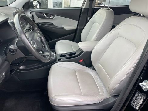 Used 2023 Hyundai Kona Limited image 6