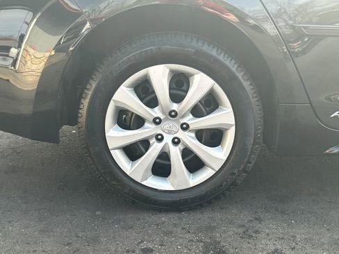 Used 2024 Toyota Corolla LE image 27