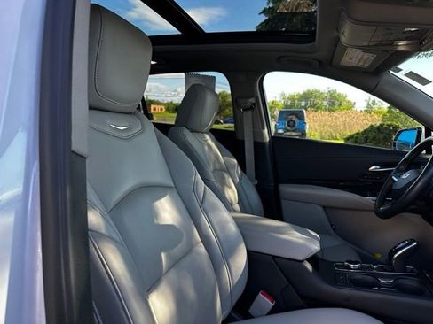 Used 2023 Cadillac XT4 Premium Luxury w/ Driver Assist Package AWD/4WD image 22