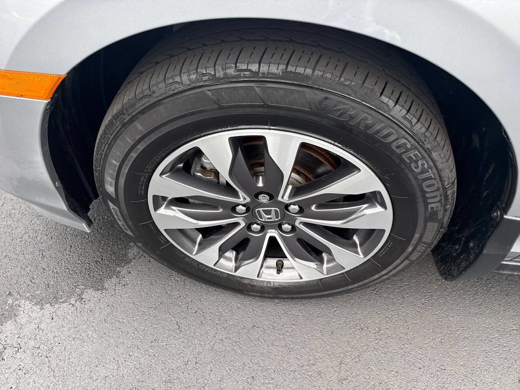 Certified 2024 Honda Odyssey EX-L image 40