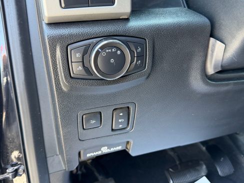 Used 2020 Ford F250 Lariat w/ Lariat Ultimate Package AWD/4WD image 26