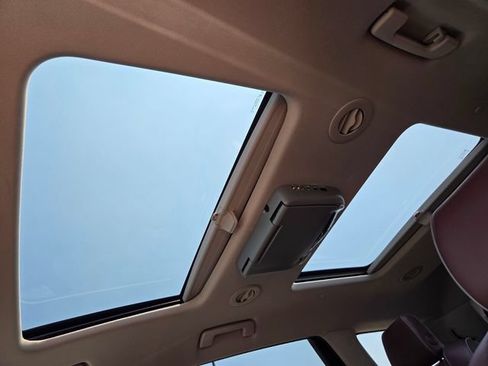 Used 2018 Buick Enclave Avenir FWD image 10