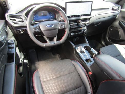 Used 2025 Ford Escape ST-Line Elite w/ Class II Trailer Tow Package AWD/4WD image 2