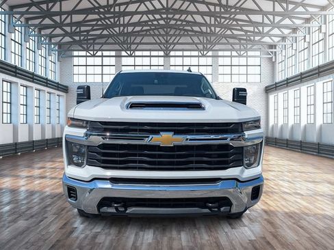 Used 2024 Chevrolet Silverado 2500 LT AWD/4WD image 8