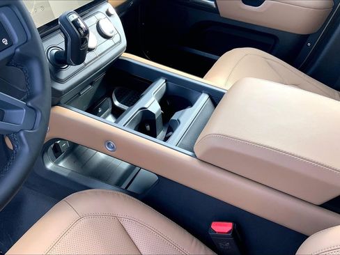 New 2026 Land Rover Defender 110 X-Dynamic SE image 7