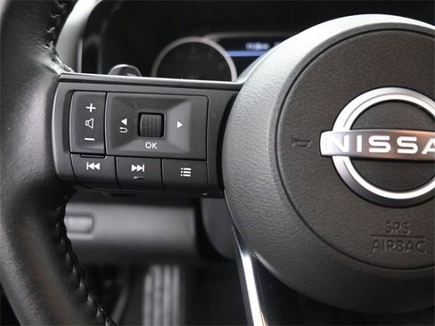 Used 2025 Nissan Pathfinder SV image 24