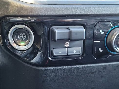 Used 2025 Chevrolet Silverado 1500 LT image 12