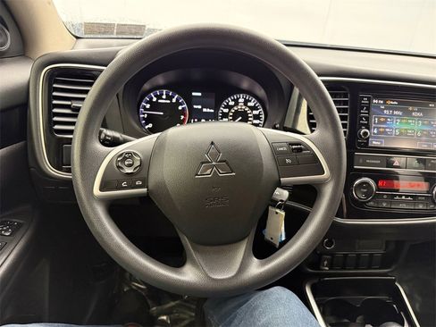 Used 2019 Mitsubishi Outlander ES image 15