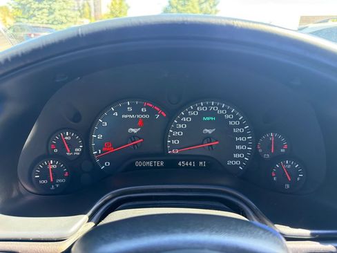 Used 2003 Chevrolet Corvette Coupe w/ Preferred Equipment Group RWD image 34