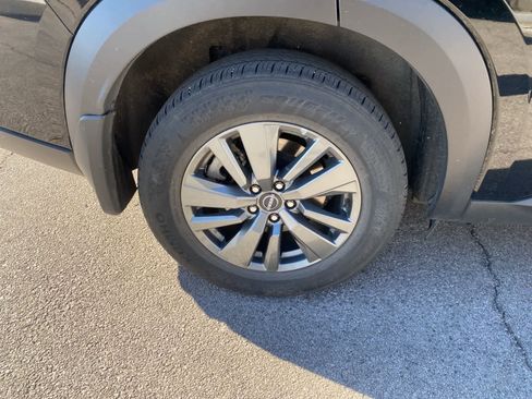 Used 2024 Nissan Pathfinder SV image 5