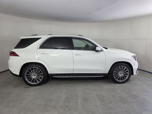 New 2026 Mercedes-Benz GLE 450 4MATIC image 3