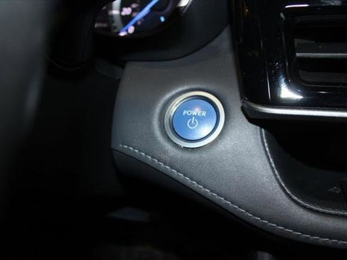 Certified 2021 Toyota Highlander XLE image 23