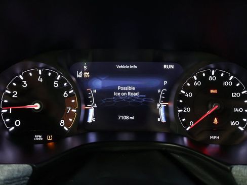 Used 2025 Jeep Compass Latitude image 4