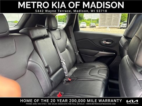 Used 2022 Jeep Cherokee Limited AWD/4WD image 34