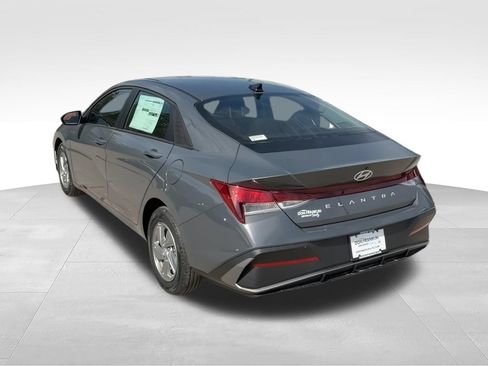 New 2026 Hyundai Elantra SE FWD image 7