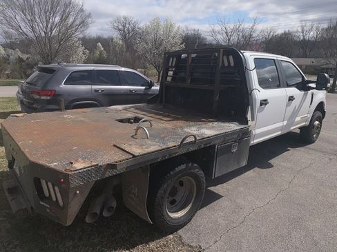 Used 2018 Ford F350 XL w/ Power Equipment Group image 3