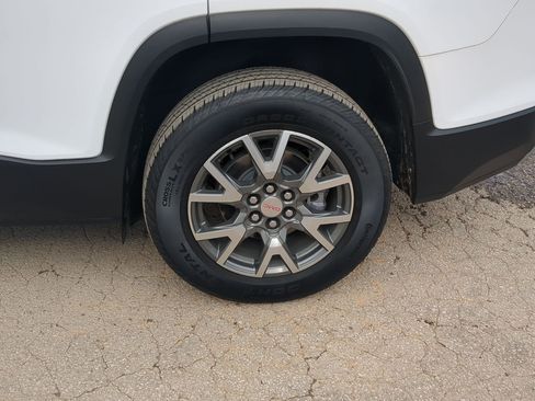 Used 2022 GMC Acadia SLE w/ Driver Convenience Package image 11