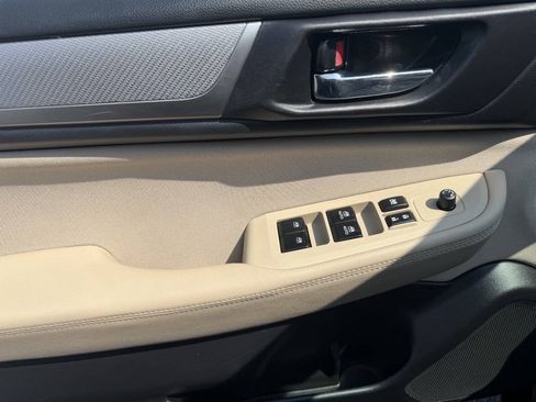 Used 2017 Subaru Outback 2.5i Premium AWD/4WD image 29