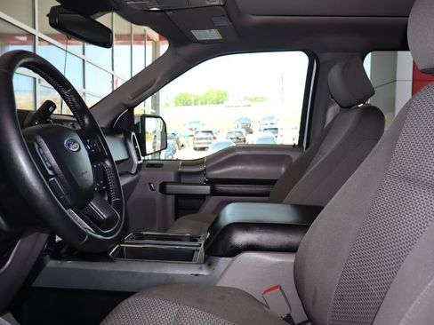 Used 2019 Ford F150 XLT w/ Equipment Group 302A Luxury AWD/4WD image 14