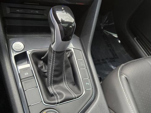 Certified 2024 Volkswagen Tiguan SE R-Line AWD/4WD image 21