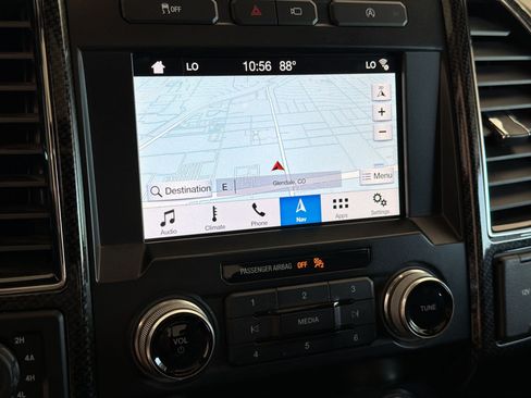 Used 2019 Ford F150 Lariat w/ Equipment Group 502A Luxury AWD/4WD image 20