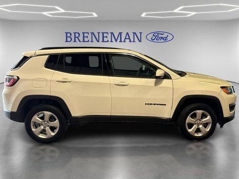 Used 2019 Jeep Compass Latitude AWD/4WD image 4