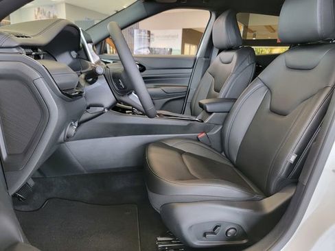 New 2025 Jeep Compass Limited w/ Sun & Sound Group image 16