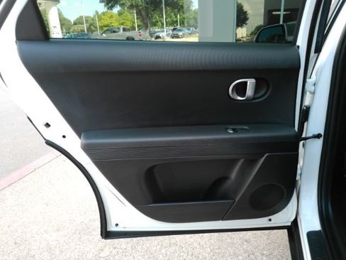 Used 2024 Hyundai Ioniq 5 SEL RWD image 18