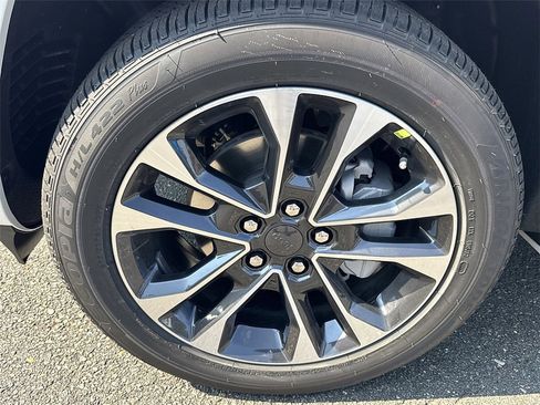 New 2025 Jeep Grand Cherokee Overland w/ Adv Protech Group III image 10