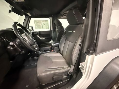 Used 2018 Jeep Wrangler Rubicon w/ Trailer Tow Group AWD/4WD image 11